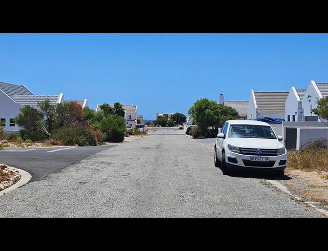 LAND FOR SALE IN GOLDEN MILE